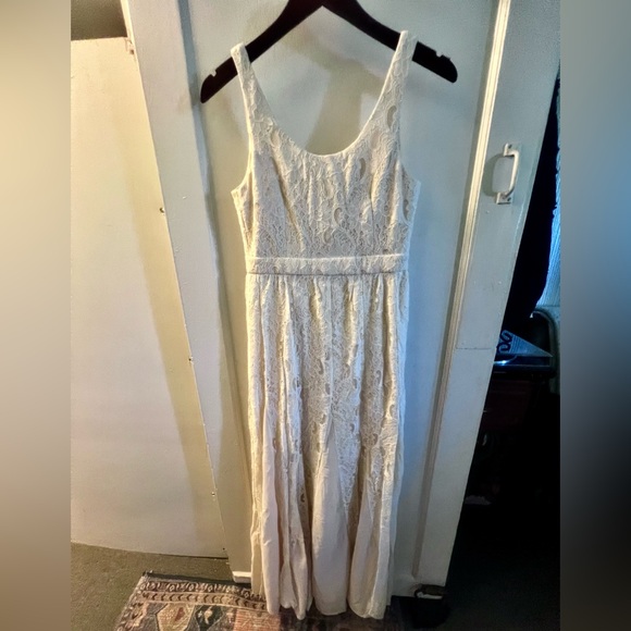 Dresses & Skirts - Women’s size small lace boho maxi dress